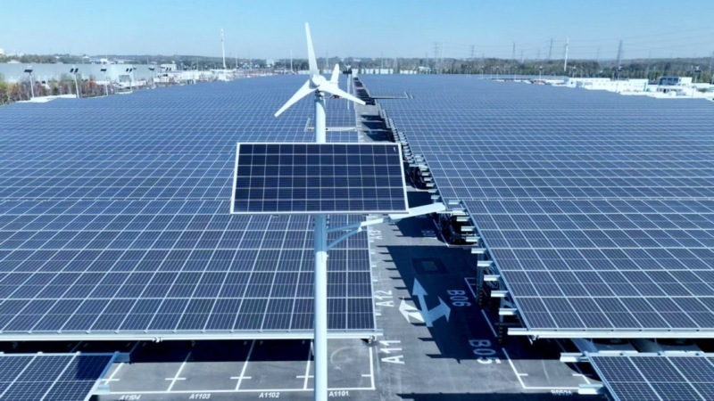 全力以赴，加速未來 專訪寶馬集團董事長齊普策，探索電動化轉型與太陽能技術融合之路